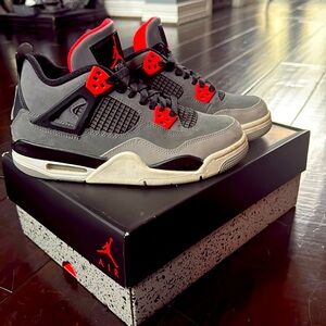 Air Jordan 4 Retro Size 6Y